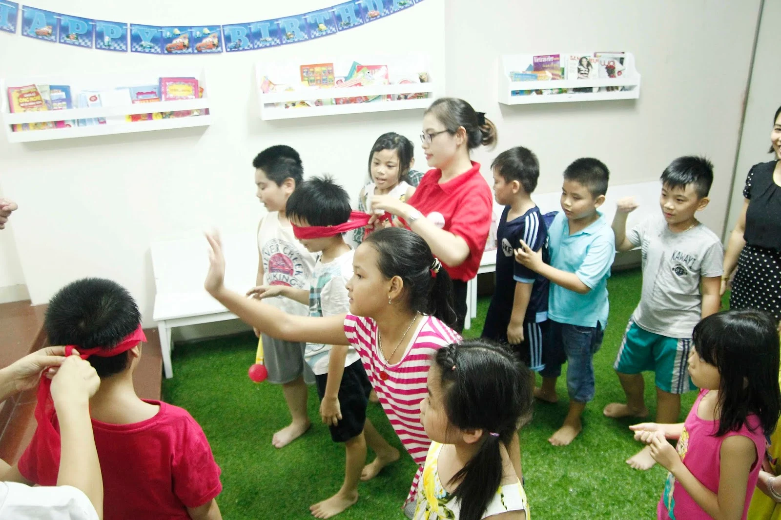 TALKY TOWN tổ chức sự kiện chúc mừng sinh nhật học viên tháng 08 TALKY TOWN tổ chức sự kiện chúc mừng sinh nhật học viên tháng 08