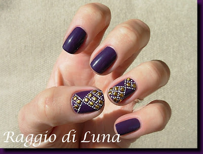 Raggio di Luna Nails: Golden coins on dark purple