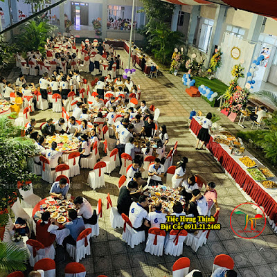 Đặt tiệc buffet trường học