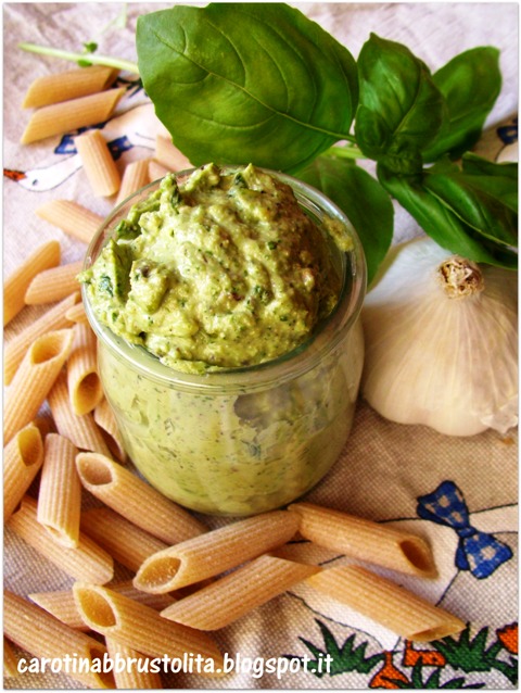 pesto cremoso con il tofu (anacardi e pistacchi)