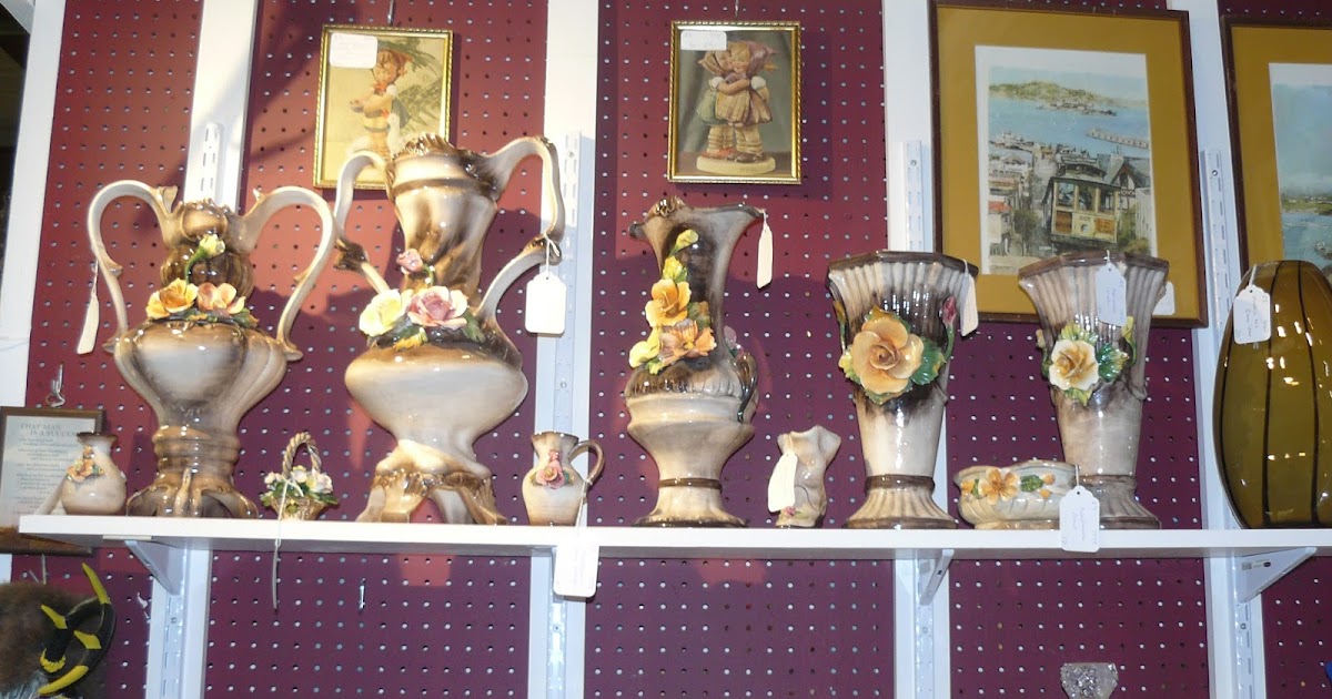 SCRANBERRY COOP Capodimonte at Scranberry Coop Antique Store, Andover NJ