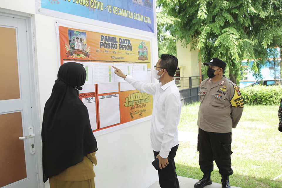 Amsakar Mengharapkan Posko PPKM Kelurahan se-Kecamatan Lubuk Baja Dapat Efektif Menekan Penyebaran Covid-19 Amsakar Mengharapkan Posko PPKM Kelurahan se-Kecamatan Lubuk Baja Dapat Efektif Menekan Penyebaran Covid-19 Amsakar Mengharapkan Posko PPKM Kelurahan se-Kecamatan Lubuk Baja Dapat Efektif Menekan Penyebaran Covid-19