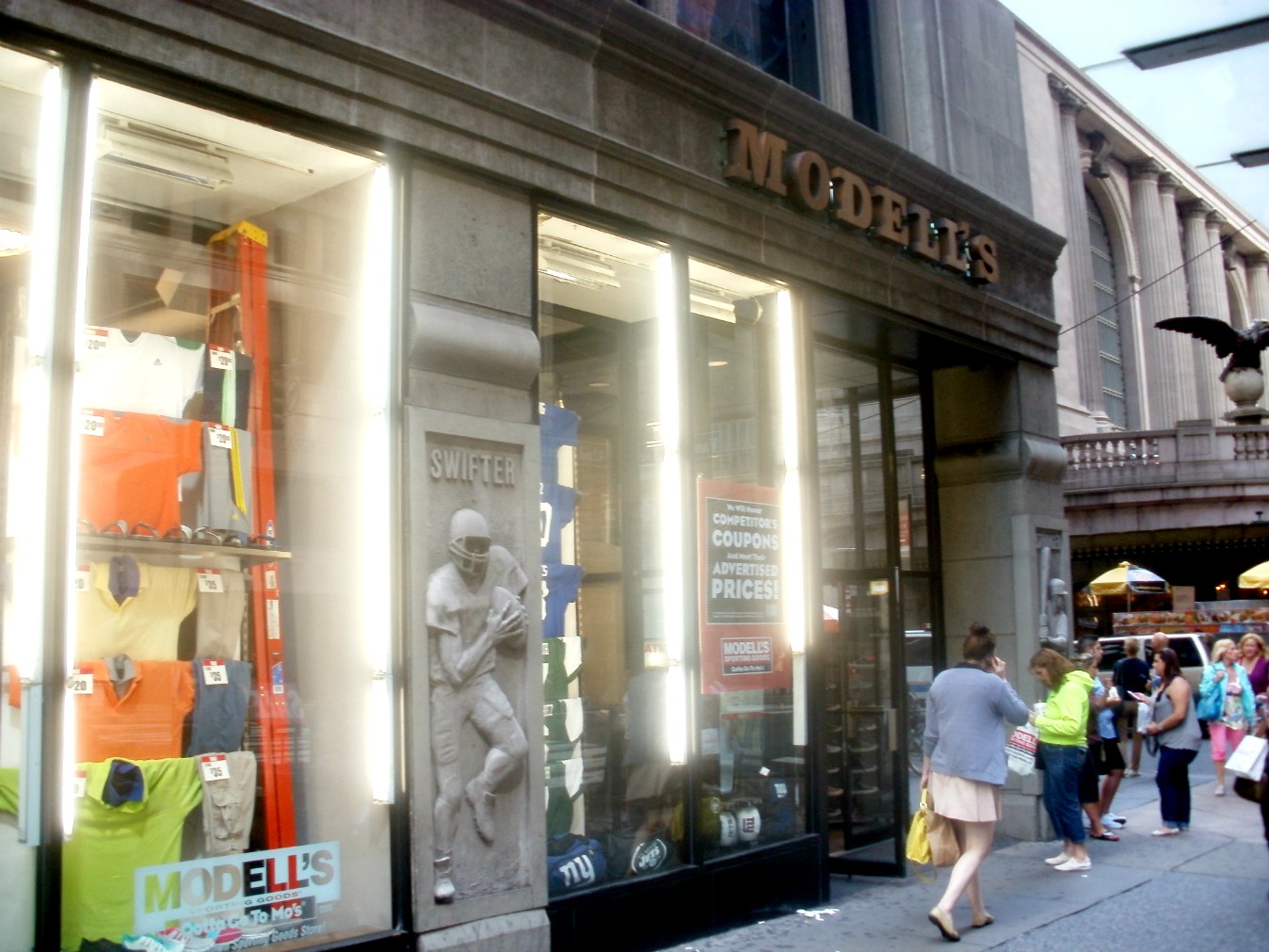 Midtown Blogger/Manhattan Valley Follies And now Modell's Sporting