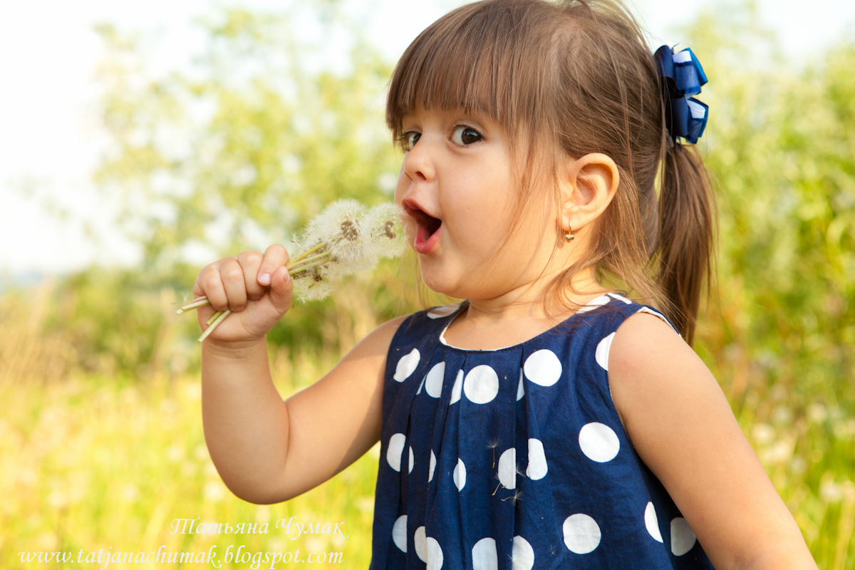 храпцова марина викторовна. элли куликова. хороший знакомый девочки. девочка улыбается. девочка блондинка.