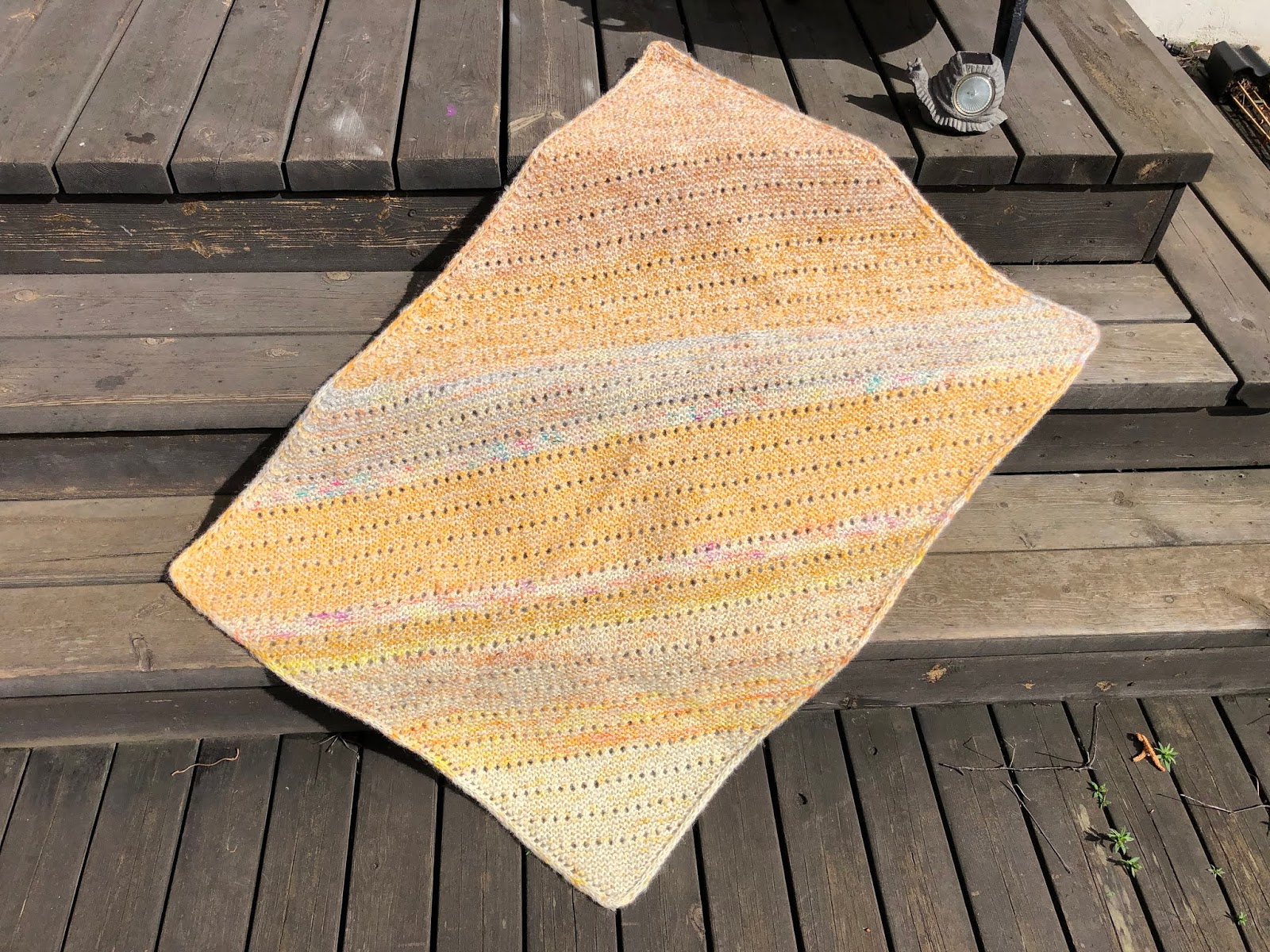 L syr och skapar Habitation throw