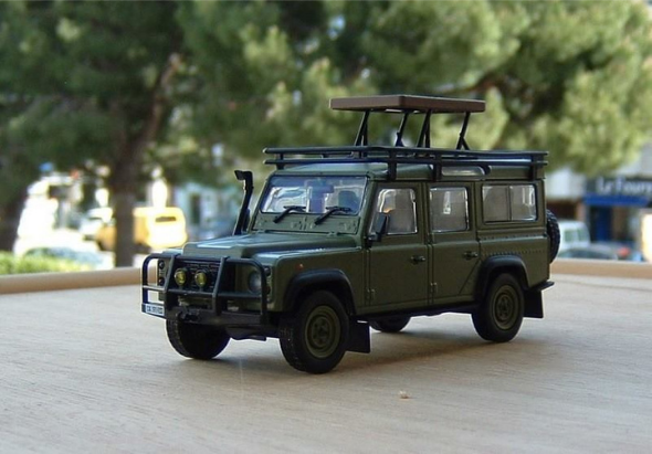 Land Rover 110 "Station Wagon Safari Observation Car"