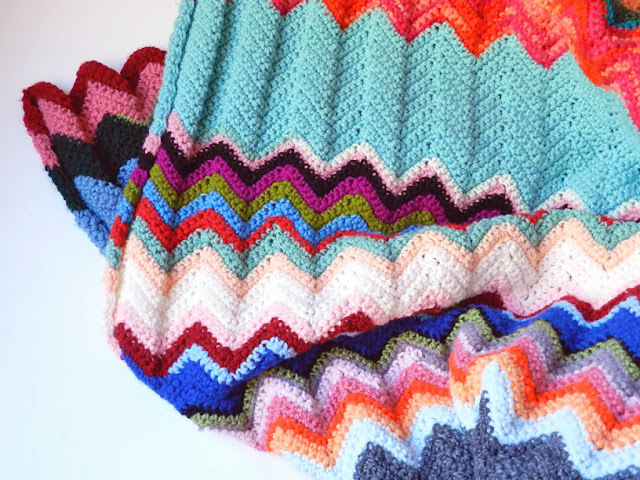 Free Crochet Pattern Chevron Blanket by Elise Engh