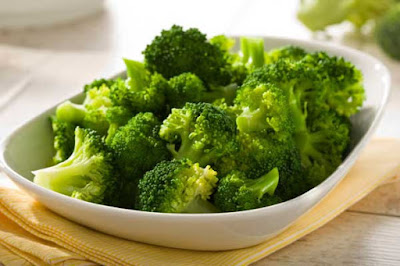 حمض الفوليك (ڨيتامين ب 9)، فوائده واعراض نقصه وأهم 10 مصادر للفولات في الغذاء Broccoli1