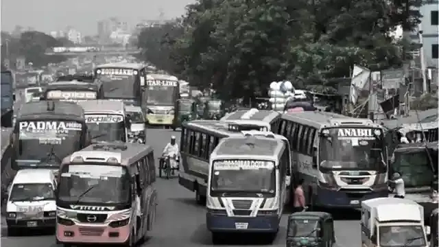 অবশেষে শিক্ষার্থীদের জন্য গণপরিবহনে হাফ ভাড়া কার্যকর