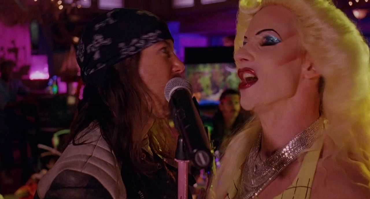 Hedwig and the Angry Inch (2001) [BDRip/720p][Esp/ Subt][Musical][2,85GB]         Vlcsnap-2021-09-04-12h20m52s974