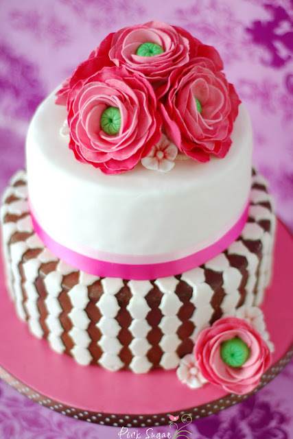 Kessy&amp;#39;s Pink Sugar: Ranunkel Torte und Rosenwasser Cupcakes
