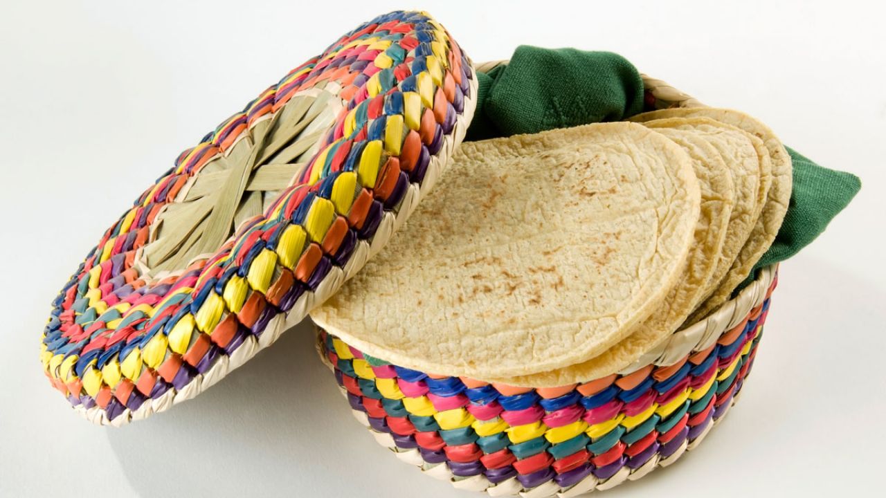 CONOCER MÉXICO POCO A POCO Las tortillas de maíz y su comal mexicano