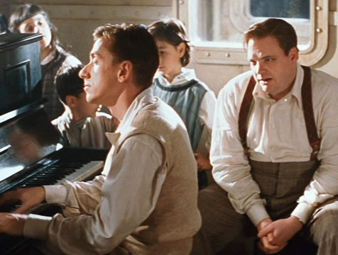 Novecento y Max Tooney en La leyenda del pianista en el océano - Cine de Escritor