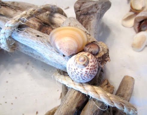 small wreath with shells