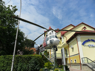 Памятник вертолёту Ми-2 в Трускавце