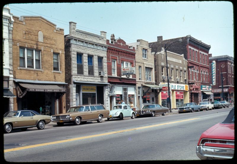 Street Scenes of Chicago in the 1970s Through Amazing Photos Vintage