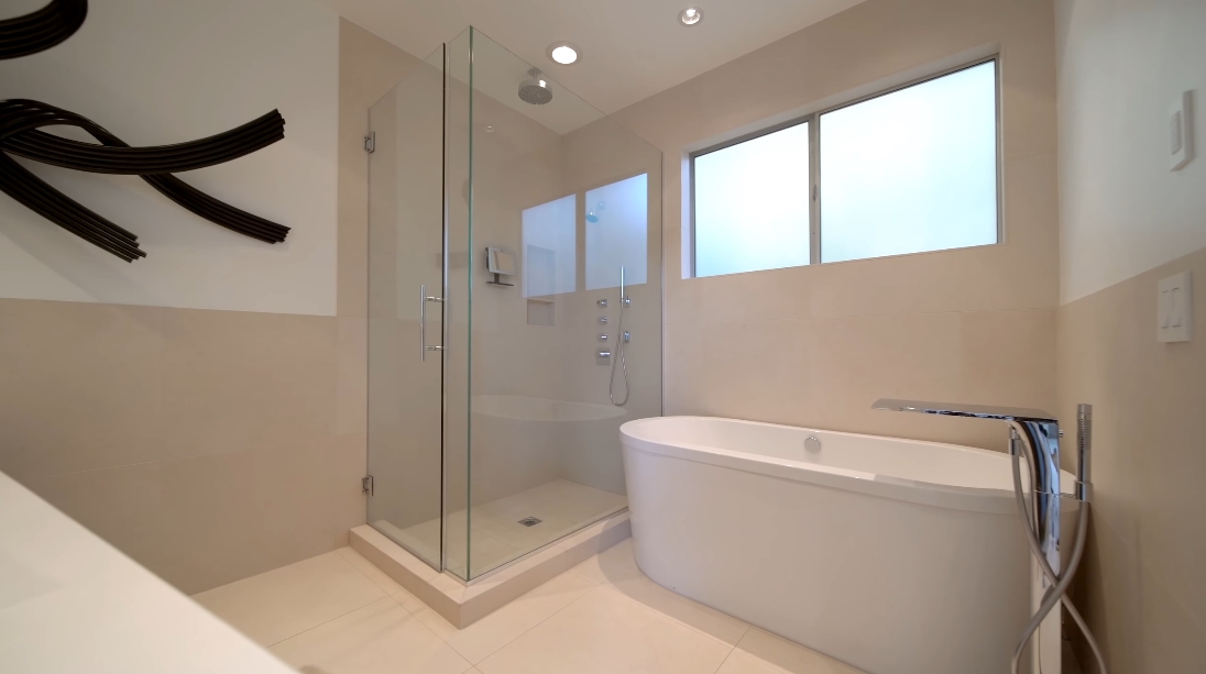 Tour 1003 N Beverly Dr, Beverly Hills Luxury Home vs. 38 Interior Design Photos