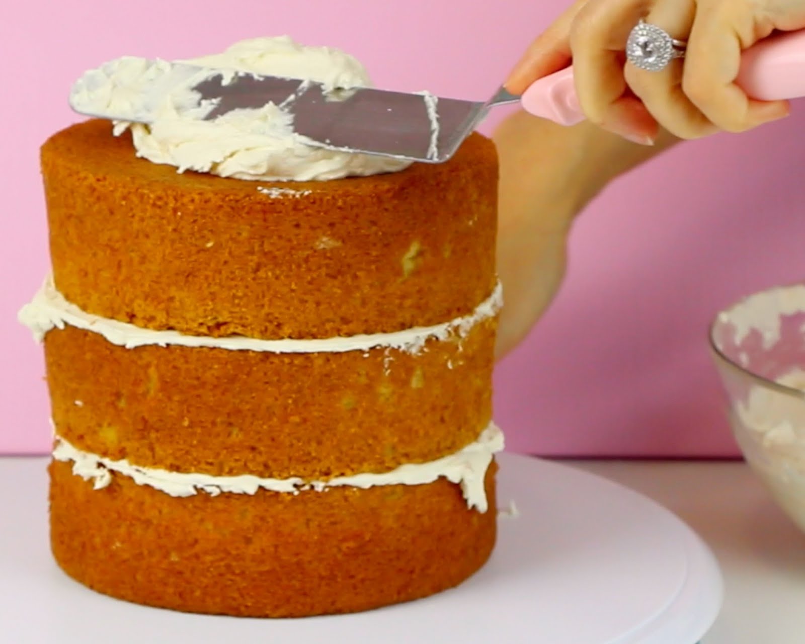 {VIDEO} THE BEST Ultimate Vanilla Drip Cake The Lindsay Ann