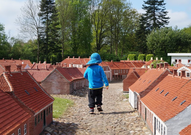 Unsere Ausflüge rund um Vejers. Das Varde Miniby ist ein tolles Ausflugsziel für Familien!