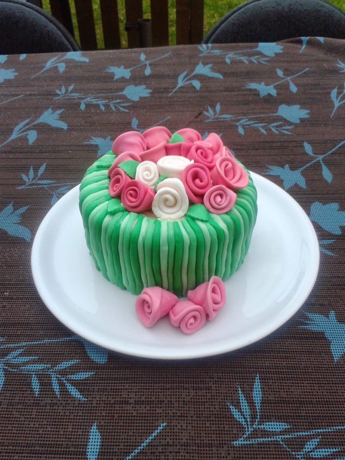 Melvi Backlust: Motivtorte Hugo Torte Blumenstrauß Melvi Backlust: Motivtorte Hugo Torte Blumenstrauß