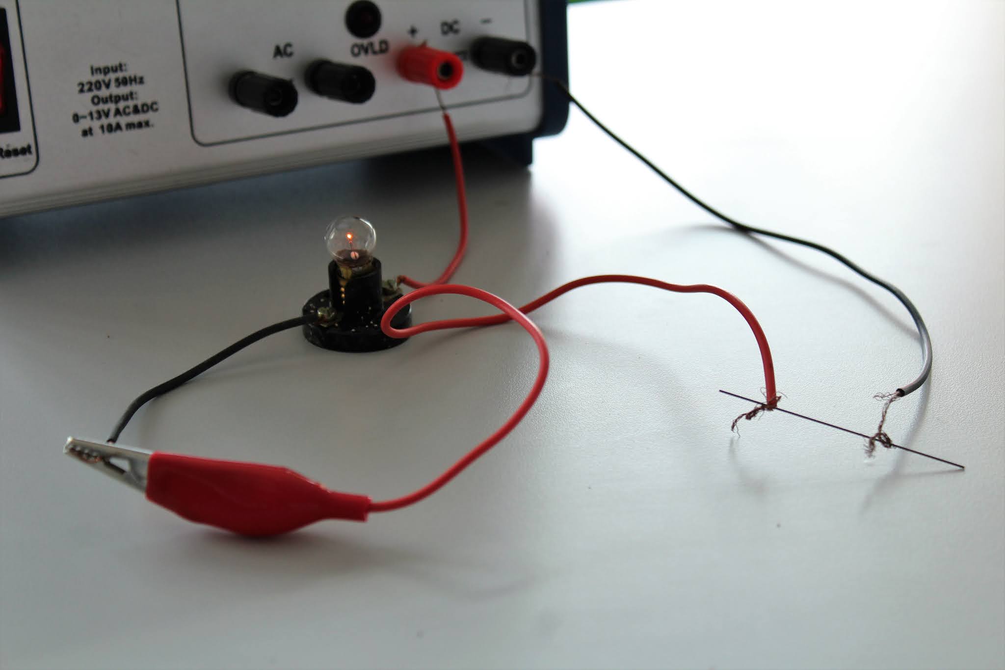 SuperLab Physics 4531 Pencil Lead Conducts Electricity