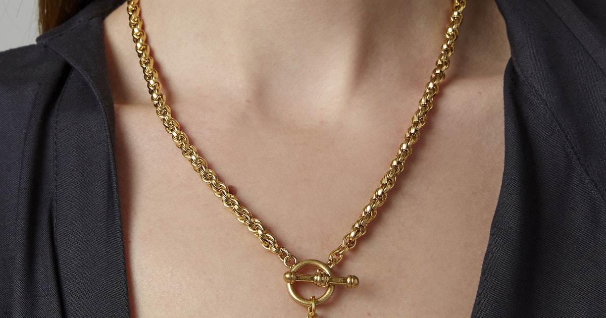 How Gold Necklaces Are The Best Accessory In 2020 | Bauchle