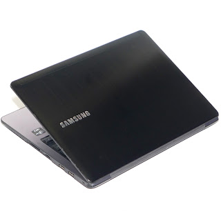 Laptop UltraBook Samsung NP530U4E Core i5 Double VGA Bekas