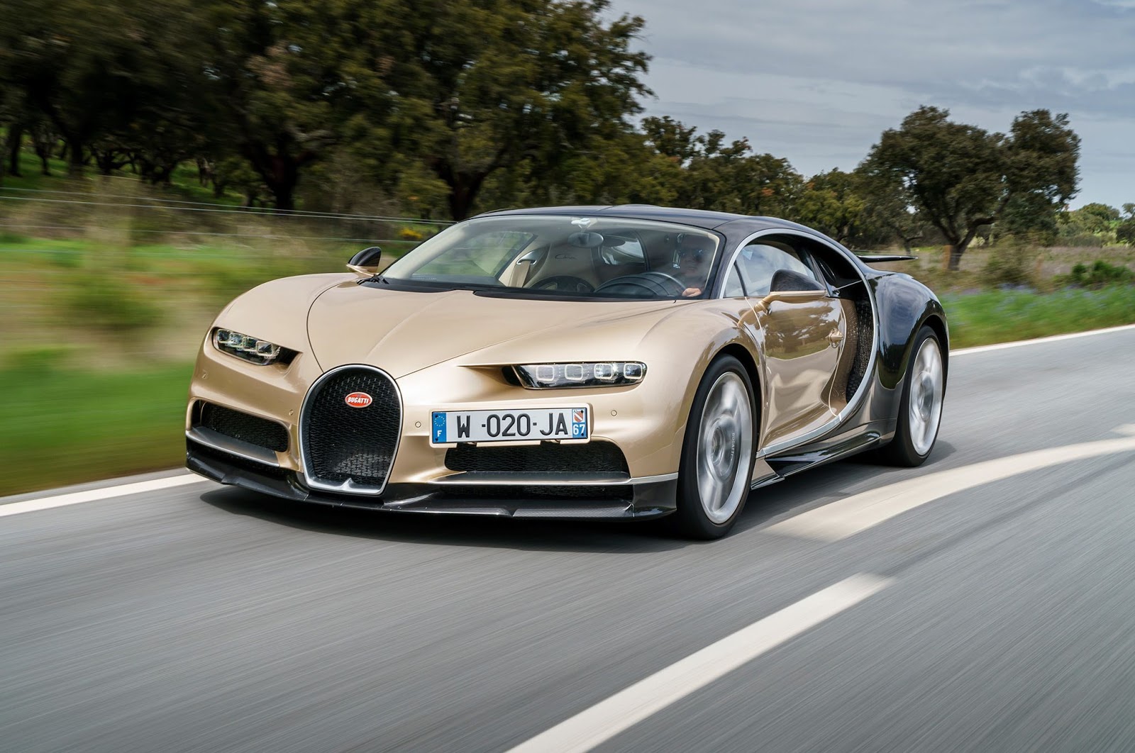 Bugatti Chiron кроссовер
