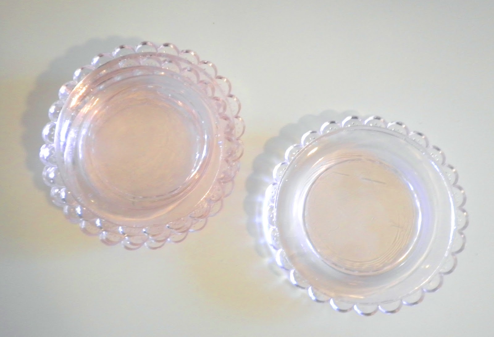 Home Interior Design Vintage Pink Glass Coasters