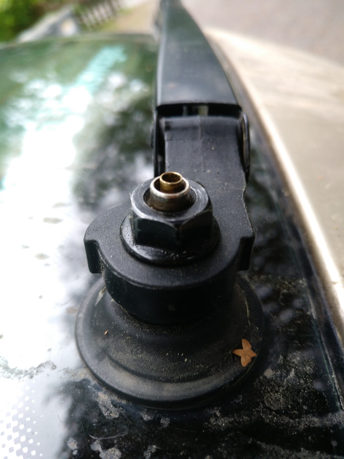 Life Hacks Blog VW Golf MK4 Rear Wiper Washer Jet Nozzle Pipe Repair