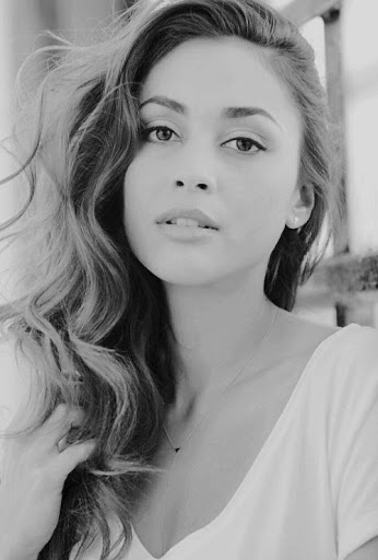 Lindsey Morgan Resimleri - Lindsey Morgan Pictures