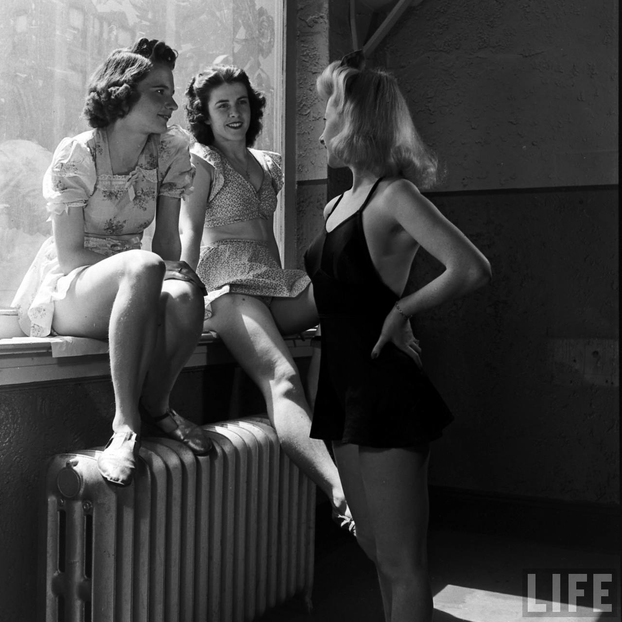 Подглядывания первые. Девушки 50-х. Советские девочки. Советские девушки. Советские фотографы женщины.