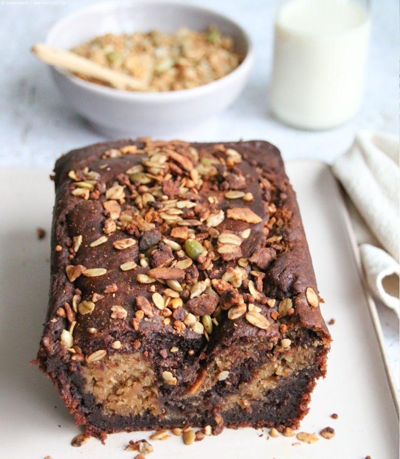 veganes Bananenbrot mit Erdnuss-Swirl