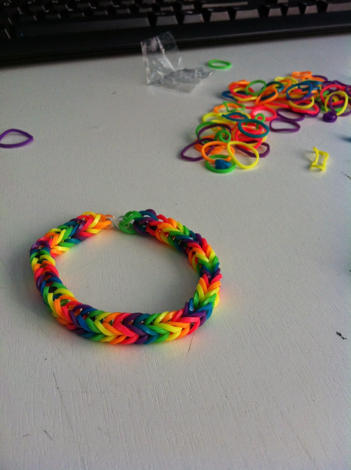Set di elastici per creare braccialetti Loom Band, 3000 pz in box