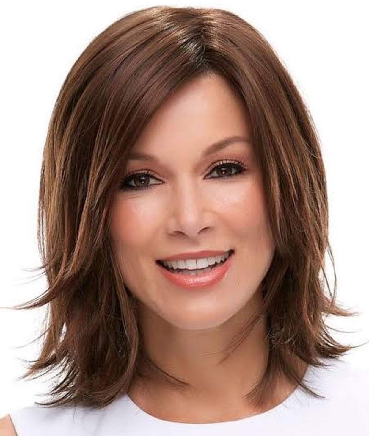 Каскад на волосах средней длины без челки. Удлиненный каскад градуированный. Стрижка каре kaskad. Каскад на волосах средней длины без челки. Стрижка каскад лесенка без челки.