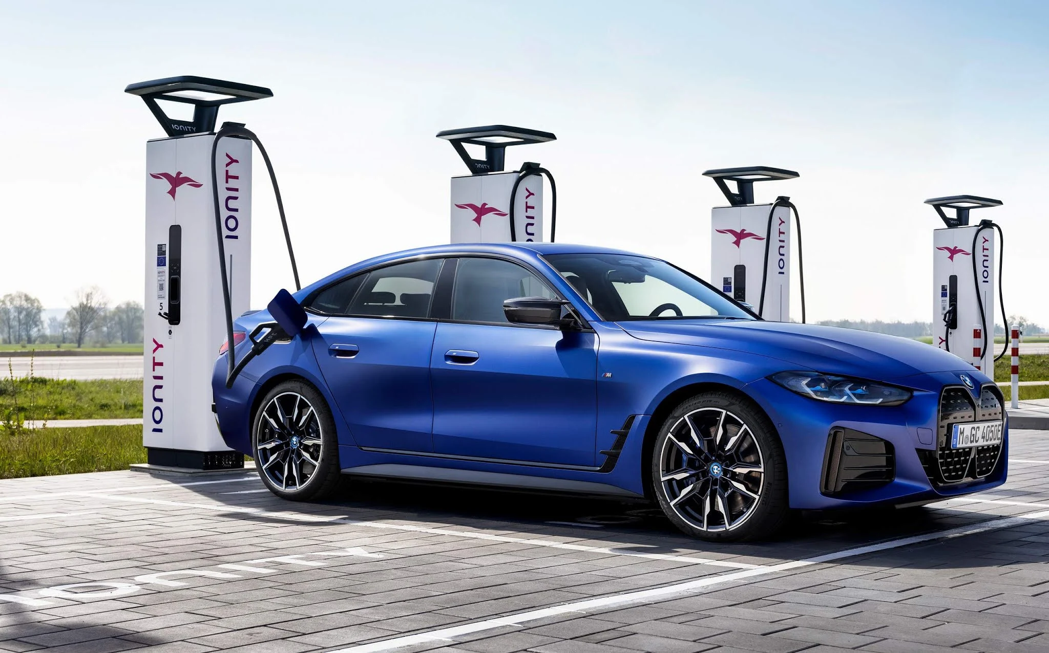 BMW quer custo de produção 25% menor para competir com VW e Tesla
