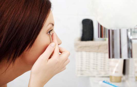 Theatrical Contact Lenses Will Hypnotize Your Friends Theatrical Contact Lenses Will Hypnotize Your Friends