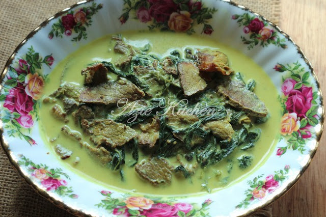 Daging Salai Masak Lemak Cili Api Dengan Pucuk Ubi