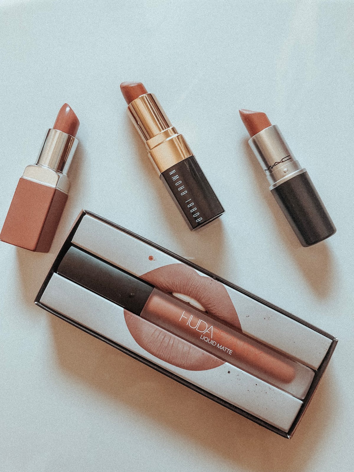 NUDE LIPSTICKS YOU CAN'T LIVE WITHOUT