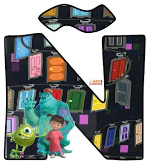 Alfabeto de Mike, Sully y Boo con las Puertas de Monsters S. A. 