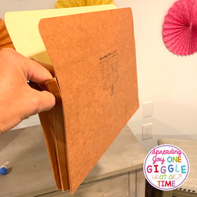 expandable file to collect extra papers and folders to keep them organized