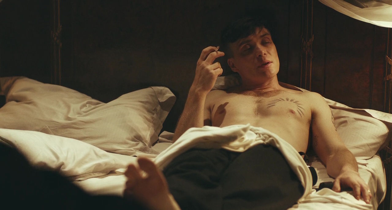 Cillian Murphy shirtless in Peaky Blinders 3-04 "Episode #3.4" .