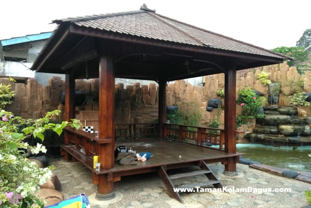 15 Contoh Gazebo Kayu Dan Bambu Terbaru Taman Kolam Bagus