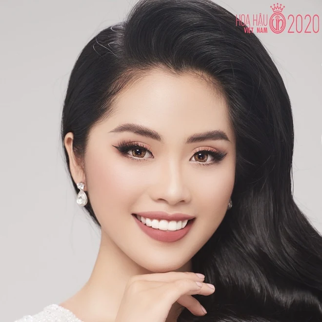 Nguyễn Nhị Lan Nhi không phải gương mặt xa lạ với giới trẻ. Cô từng là Hoa khôi Đại học Khoa học Xã hội và Nhân văn. Nguyễn Nhị Lan Nhi không phải gương mặt xa lạ với giới trẻ. Cô từng là Hoa khôi Đại học Khoa học Xã hội và Nhân văn.