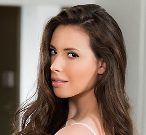 Casey Calvert Details, Weight, Height, Age, Body Measurement, Facts