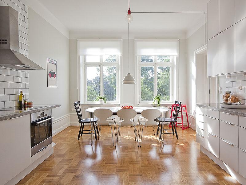 HomeStyling Ana Antunes Wood on the kitchen floor Yes or No