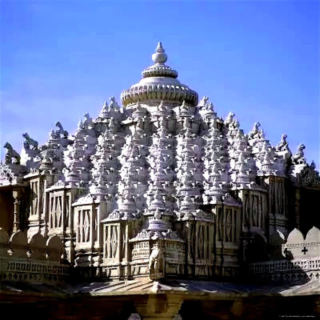 Храм дилвара в Маунту- Абу