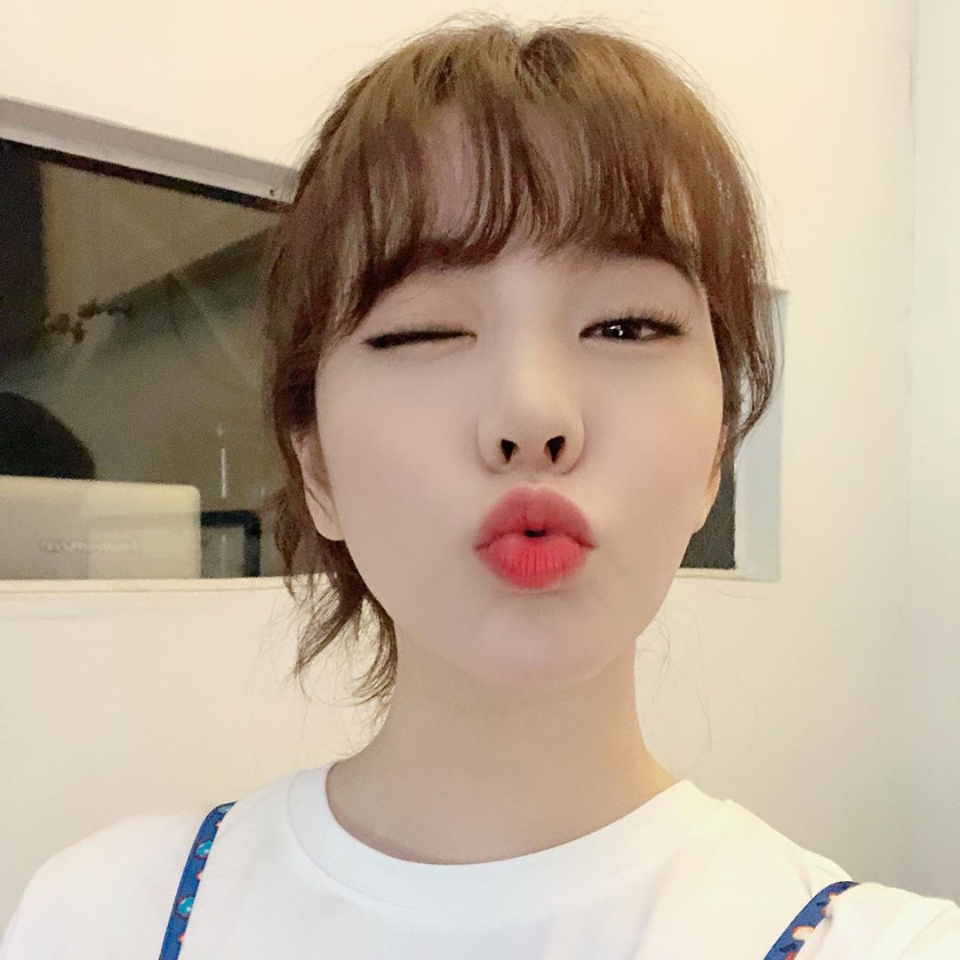 Snsd Sunny Cheers Fans With Her Adorable Selfies Wonderful Generation