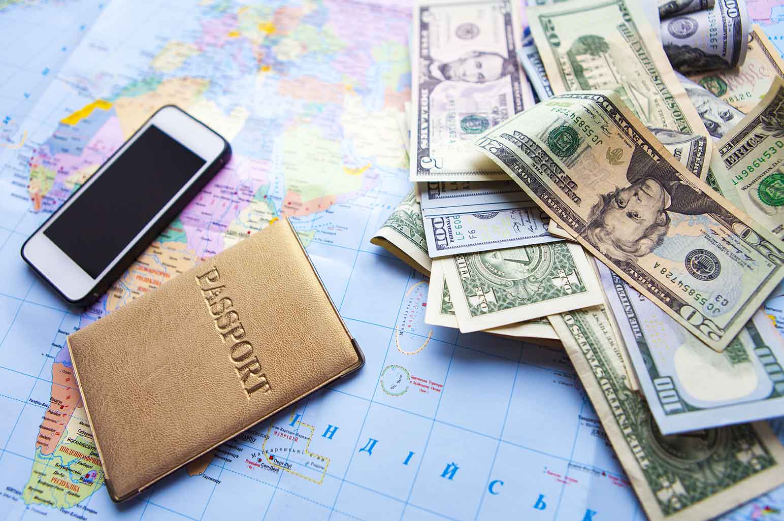 Simple Ways You Can Grow Your Money While You're Spending Your Time Traveling