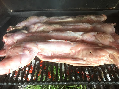 Receta del conejo a la parrilla hecho en barbacoa - Barbacoa - Parrilla - Conejo - Receta conejo, Receta el gastrónomo - Receta muy hobbit - el gastrónomo - ÁlvaroGP 